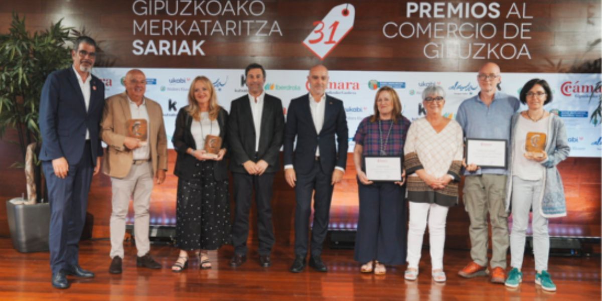 Cámara de Gipuzkoa distingue a Perfumería Urbieta de Donostia como Comercio de Gipuzkoa del año 2025