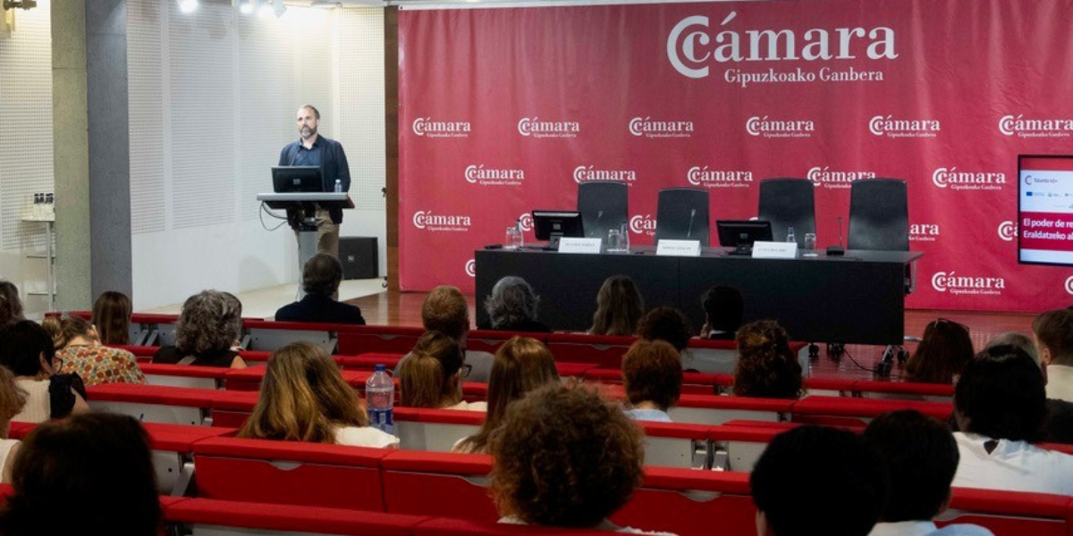 Cámara de Gipuzkoa acoge la jornada ‘El poder de reinventarse’ para impulsar el talento sénior y fomentar su reinserción laboral