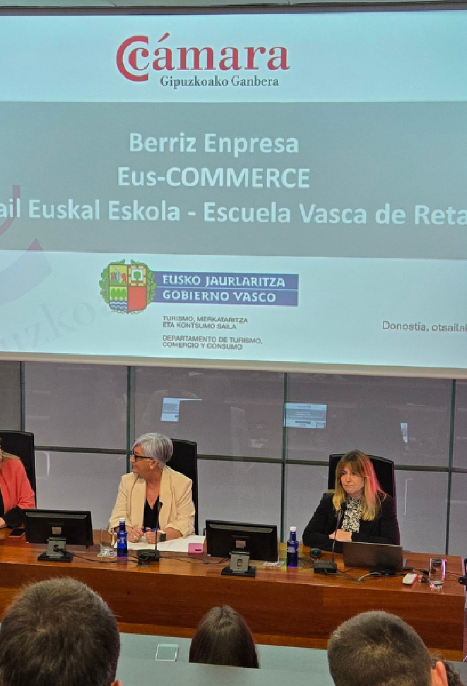 Cámara de Gipuzkoa y Gobierno Vasco presentan a las Oficinas Técnicas de Comercio los programas para impulsar el sector comercial