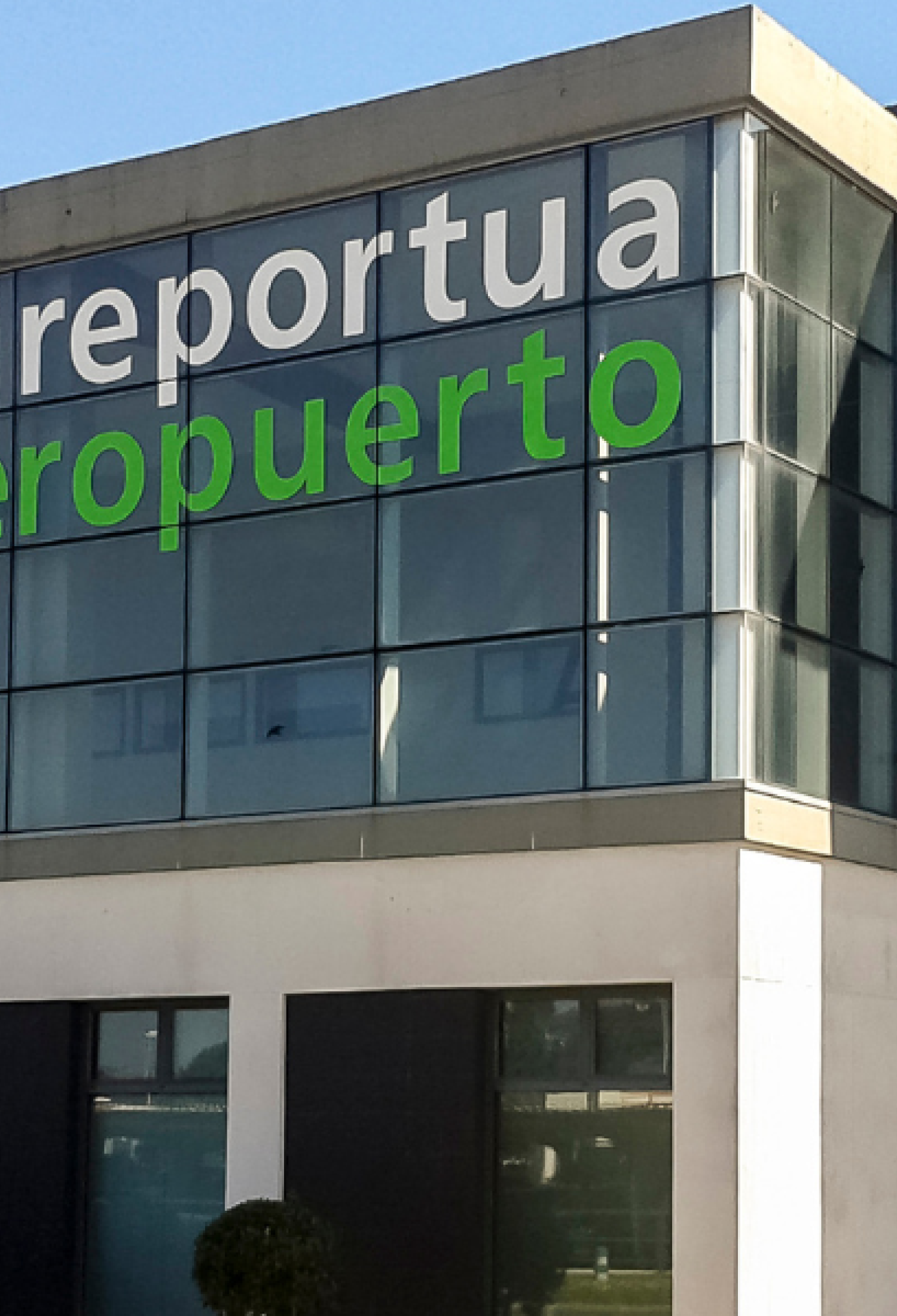 El aeropuerto de Hondarribia cierra un 2024 récord con 486.494 viajeras y viajeros, un 0,8% más que en 2023